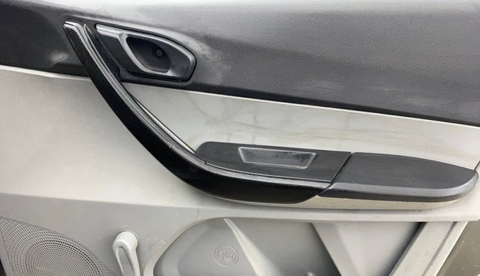 2020 Tata Tiago XE PETROL, CNG, Manual, 56,442 km, Driver Side Door Panels Control
