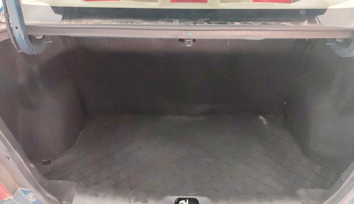 2015 Maruti Swift Dzire VXI, Petrol, Manual, 61,222 km, Boot Inside