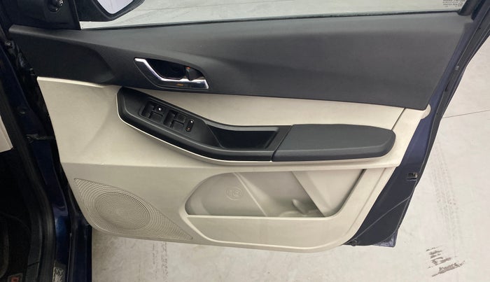 2022 Tata Tiago XZA PLUS PETROL, Petrol, Automatic, 25,474 km, Driver Side Door Panels Control