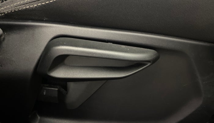 2022 Tata Tiago XZA PLUS PETROL, Petrol, Automatic, 25,474 km, Driver Side Adjustment Panel