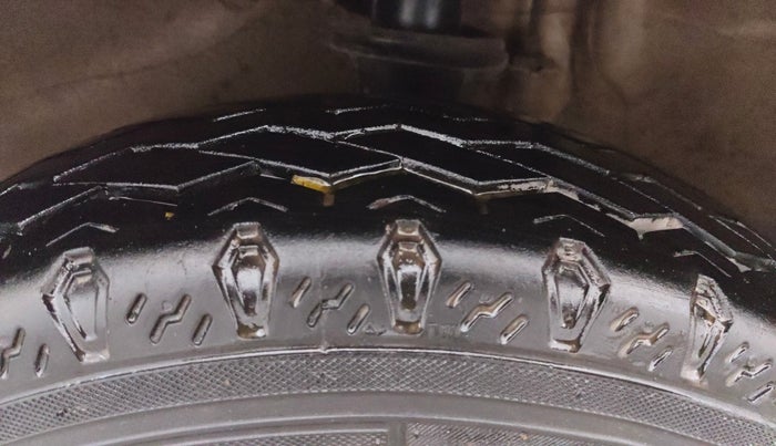 2013 Maruti Alto 800 LXI, Petrol, Manual, 77,268 km, Left Front Tyre Tread