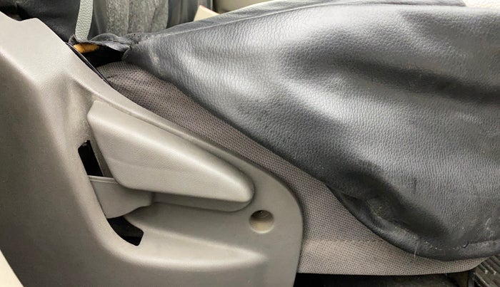 2017 Datsun Go Plus T, Petrol, Manual, 35,646 km, Driver Side Adjustment Panel