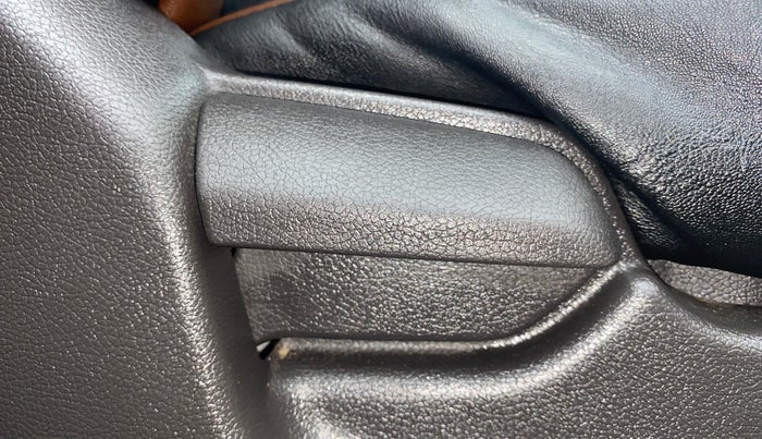 2016 Hyundai Verna 1.6 VTVT SX, Petrol, Manual, 98,255 km, Driver Side Adjustment Panel