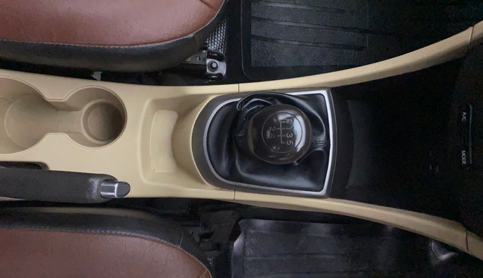 2016 Hyundai Verna 1.6 VTVT SX, Petrol, Manual, 98,255 km, Gear Lever