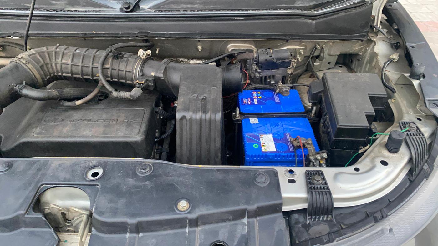2017 Mahindra KUV 100 NXT K4+ D 6 STR, Diesel, Manual, 50,833 km, Engine View - Left