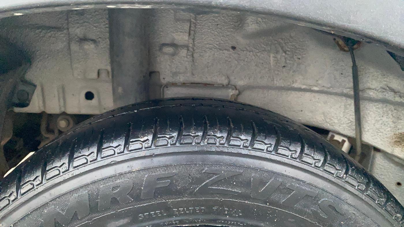 2017 Mahindra KUV 100 NXT K4+ D 6 STR, Diesel, Manual, 50,833 km, Right Rear Tyre Tread