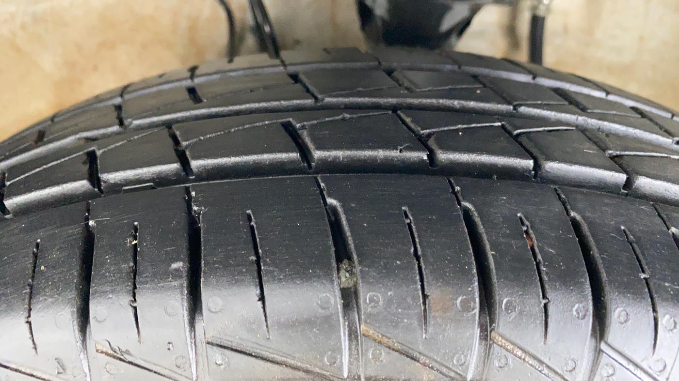 2021 Maruti Alto LXI, Petrol, Manual, 2,671 km, Left Front Tyre Tread