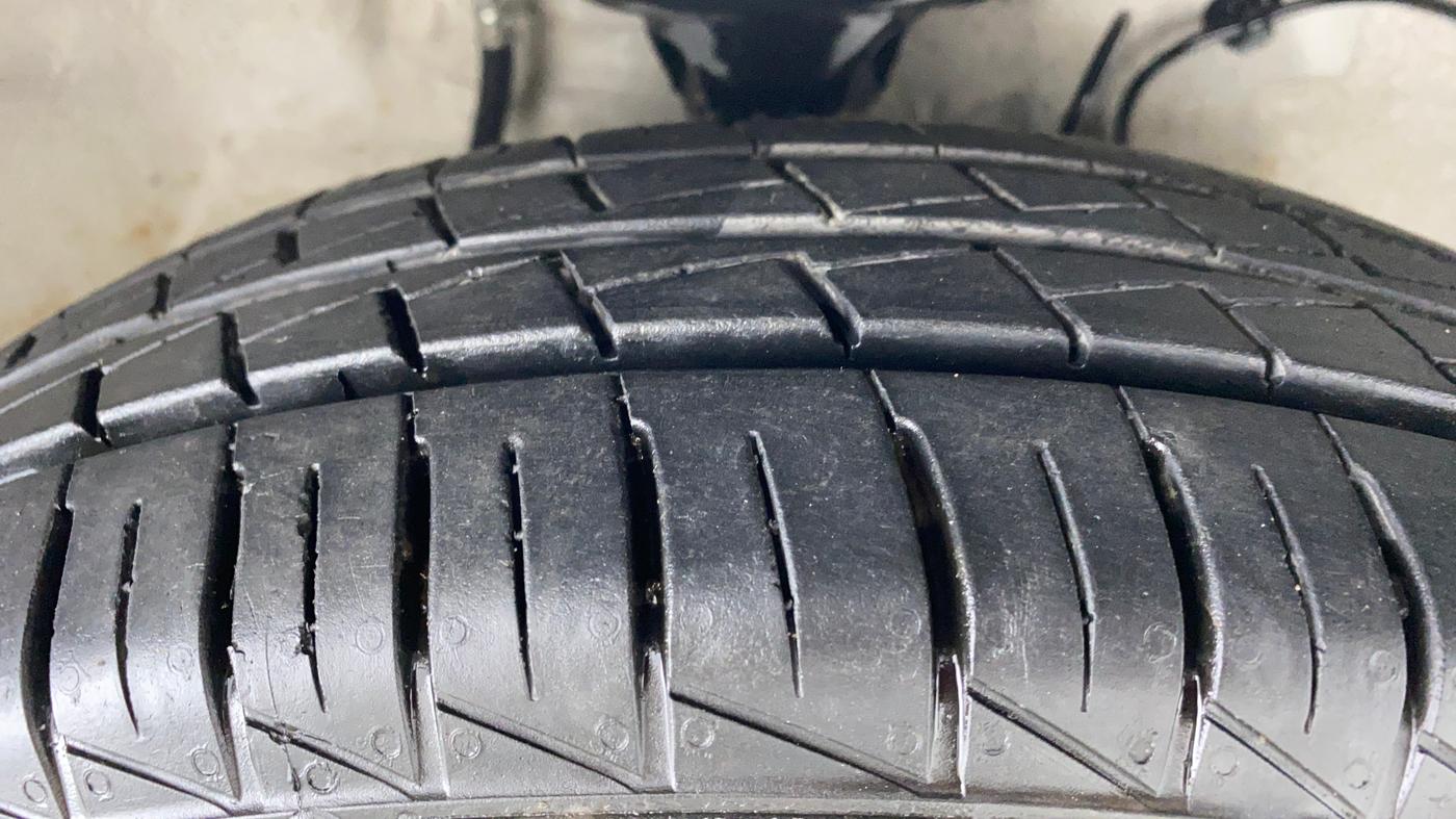 2021 Maruti Alto LXI, Petrol, Manual, 2,671 km, Right Front Tyre Tread