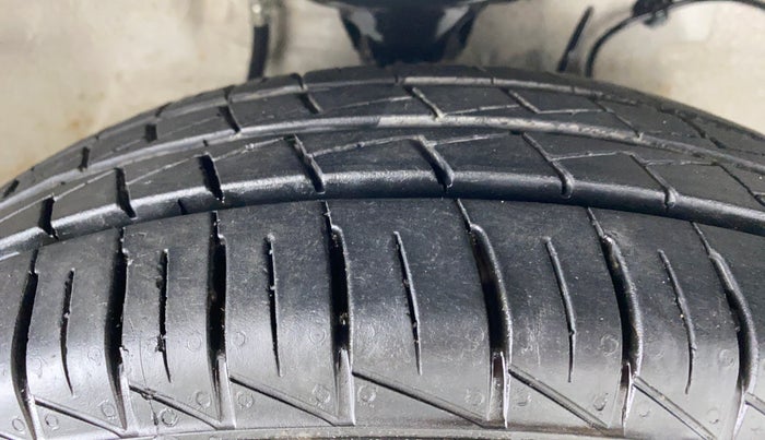 2021 Maruti Alto LXI, Petrol, Manual, 2,671 km, Right Front Tyre Tread