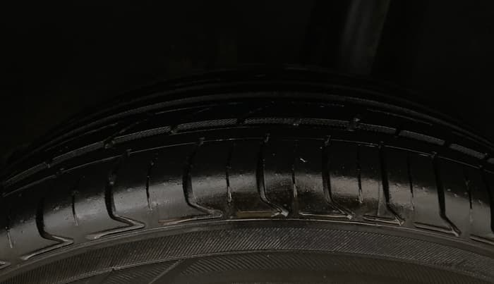 2018 Maruti Baleno ZETA DIESEL 1.3, Diesel, Manual, 60,191 km, Left Rear Tyre Tread