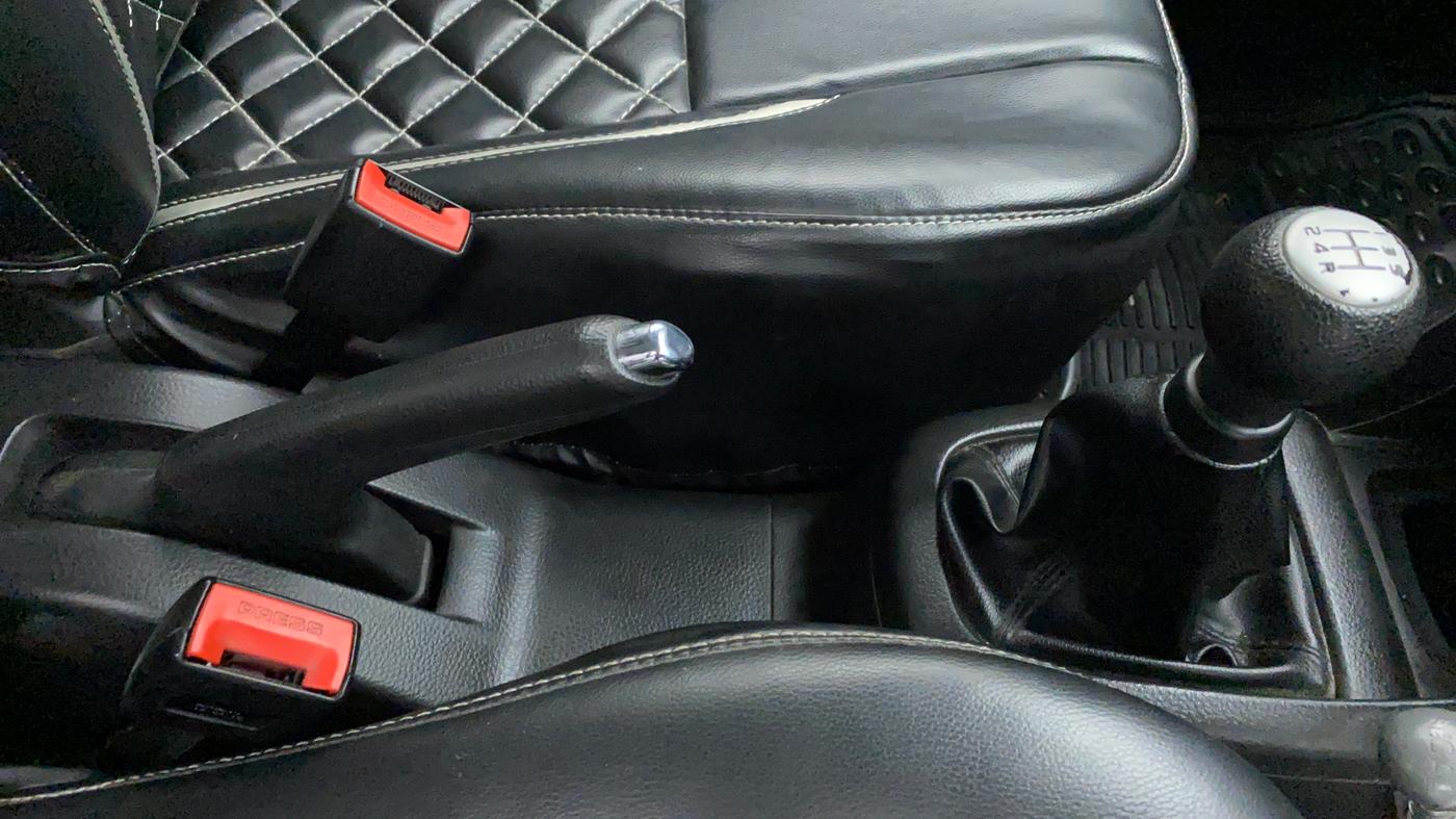 2015 Maruti Swift VXI D, Petrol, Manual, 58,489 km, Gear Lever