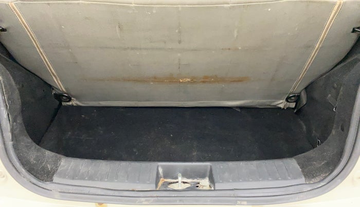 2018 Mahindra KUV 100 NXT K4+ P 6 STR, Petrol, Manual, 55,590 km, Boot Inside