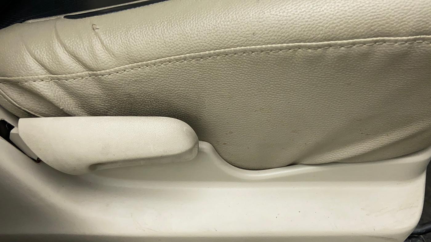 2020 Maruti Celerio VXI (O) CNG, CNG, Manual, 58,860 km, Driver Side Adjustment Panel