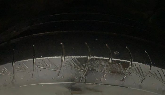 2017 Hyundai Creta  SX 1.6 Petrol , Petrol, Manual, 1,25,862 km, Right Front Tyre Tread