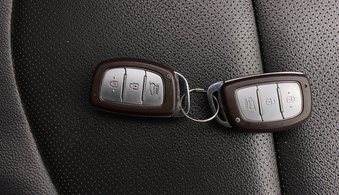 2017 Hyundai Creta SX (O) 1.6 DIESEL, Diesel, Manual, 89,134 km, Key Close Up
