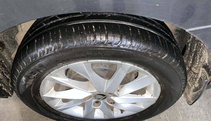 2022 Skoda SLAVIA AMBITION 1.0L TSI AT, Petrol, Automatic, 37,393 km, Left Rear Tyre Tread