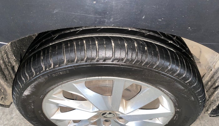 2022 Skoda SLAVIA AMBITION 1.0L TSI AT, Petrol, Automatic, 37,393 km, Right Rear Tyre Tread