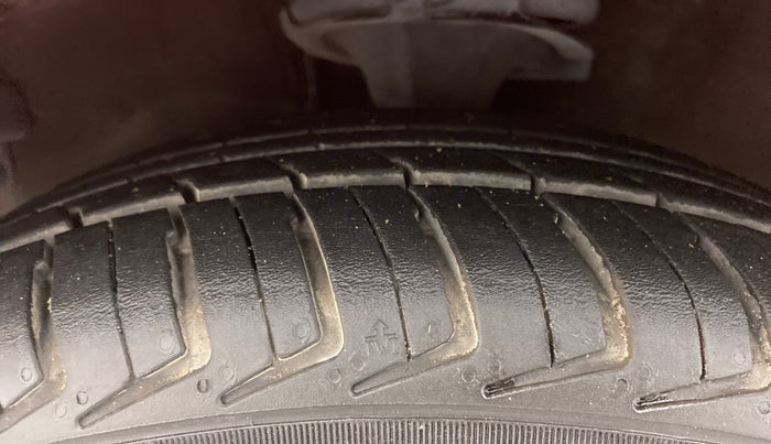 2012 Hyundai i10 MAGNA 1.1, Petrol, Manual, 69,732 km, Left Front Tyre Tread