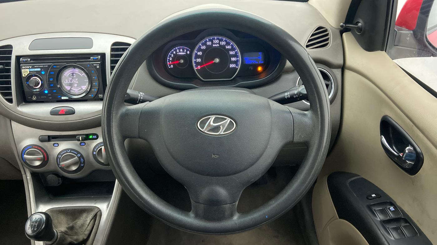 2012 Hyundai i10 MAGNA 1.1, Petrol, Manual, 69,732 km, Steering Wheel Close Up