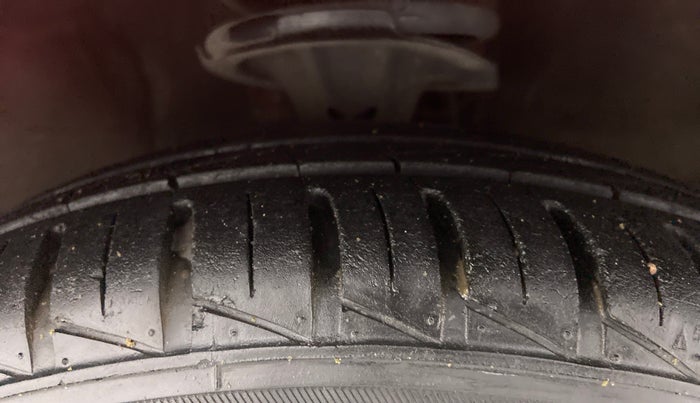 2012 Hyundai i10 MAGNA 1.1, Petrol, Manual, 69,732 km, Right Front Tyre Tread