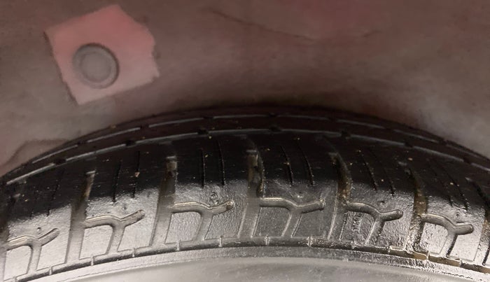 2012 Hyundai i10 MAGNA 1.1, Petrol, Manual, 69,732 km, Right Rear Tyre Tread