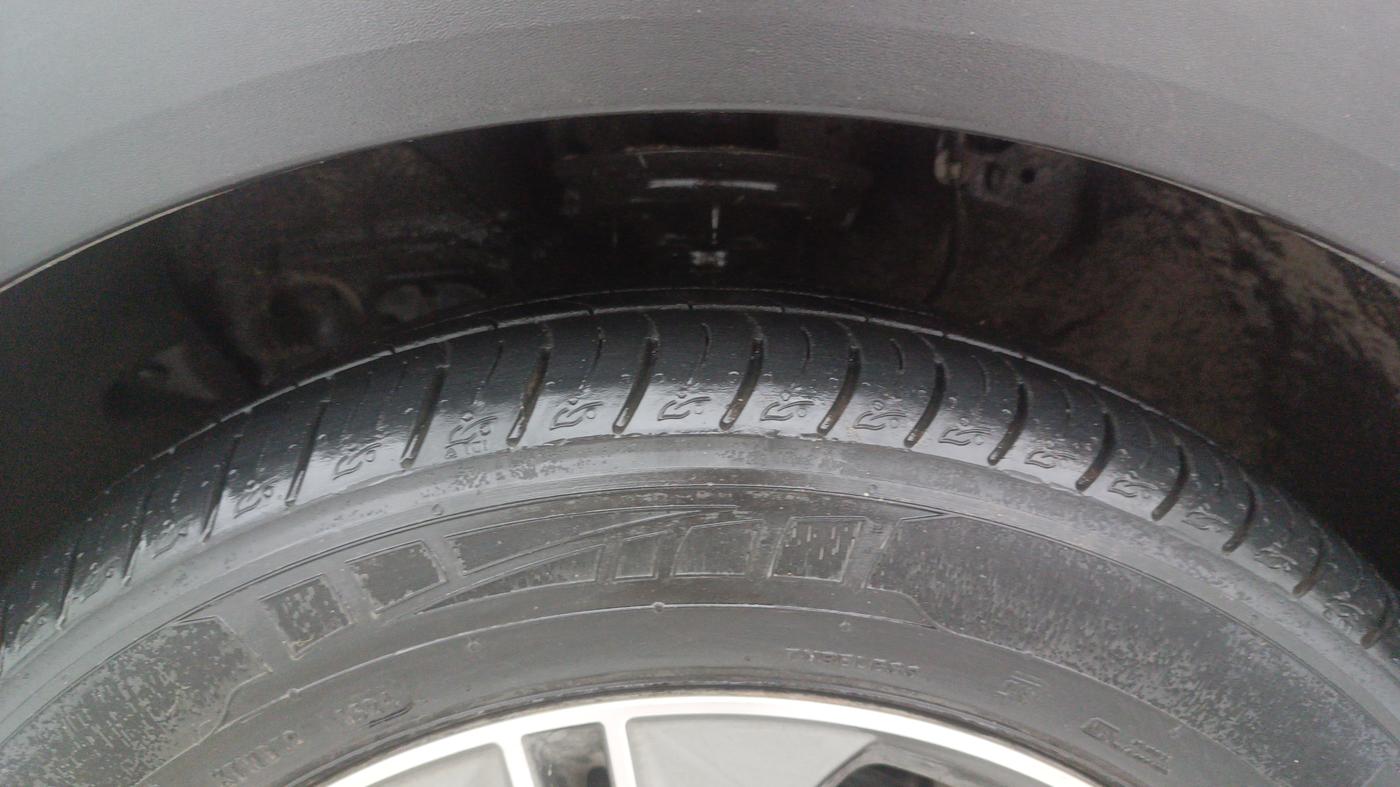 2017 Hyundai Creta SX PLUS AT 1.6 PETROL, Petrol, Automatic, 66,146 km, Left Front Tyre Tread
