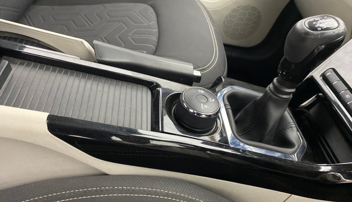 2020 Tata NEXON XZ+ 1.2, Petrol, Manual, 22,681 km, Gear Lever
