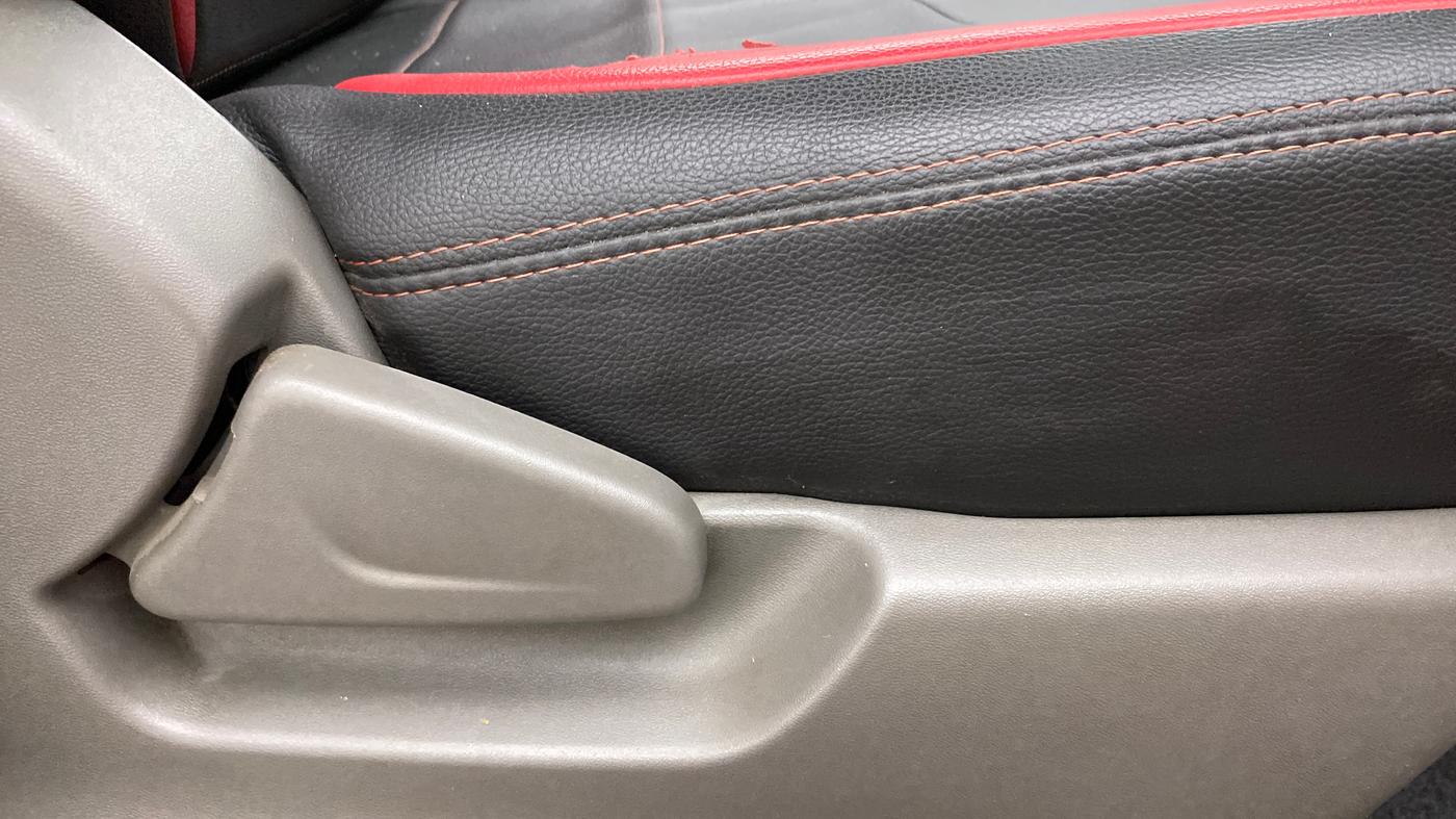 2017 Datsun Redi Go T (O), Petrol, Manual, 31,559 km, Driver Side Adjustment Panel