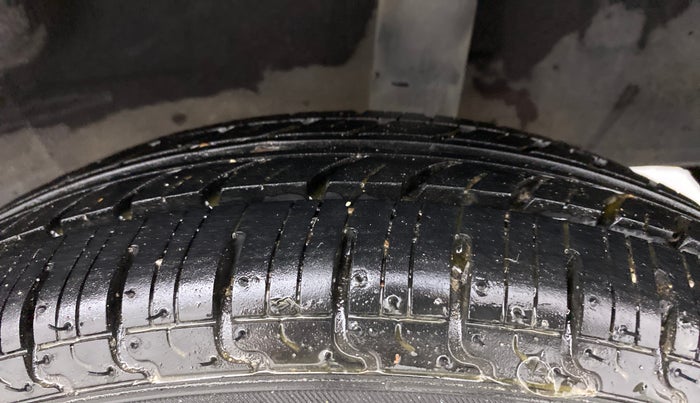 2017 Datsun Redi Go T (O), Petrol, Manual, 31,559 km, Left Rear Tyre Tread