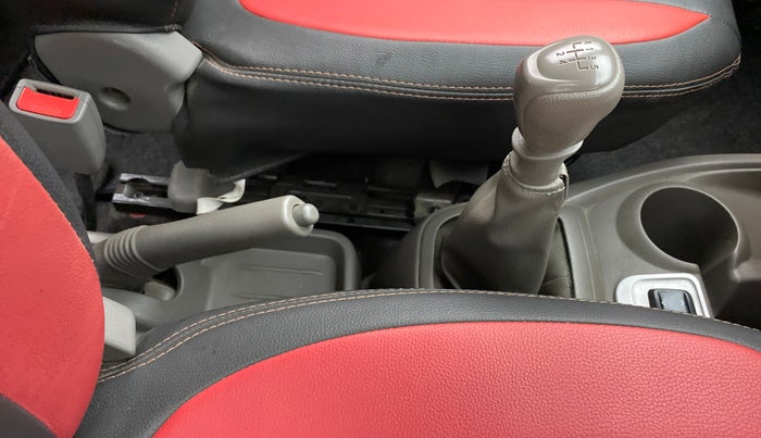 2017 Datsun Redi Go T (O), Petrol, Manual, 31,559 km, Gear Lever