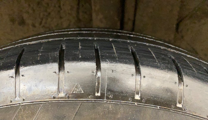 2016 Hyundai Elite i20 MAGNA 1.2, Petrol, Manual, 77,038 km, Left Rear Tyre Tread