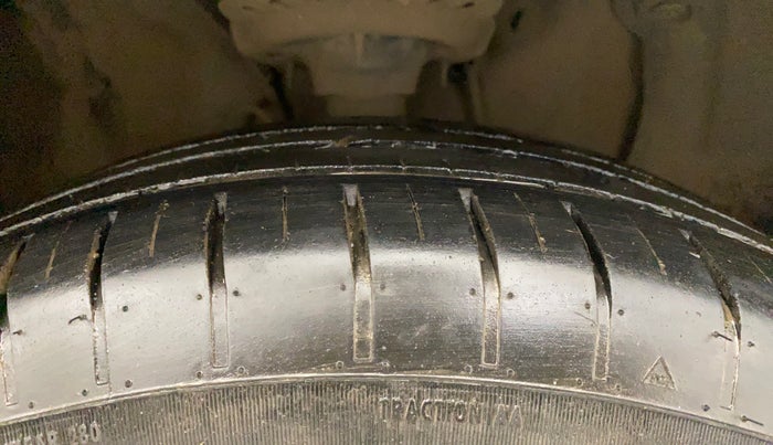 2016 Hyundai Elite i20 MAGNA 1.2, Petrol, Manual, 77,038 km, Right Front Tyre Tread