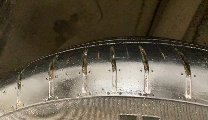 2016 Hyundai Elite i20 MAGNA 1.2, Petrol, Manual, 77,038 km, Right Rear Tyre Tread