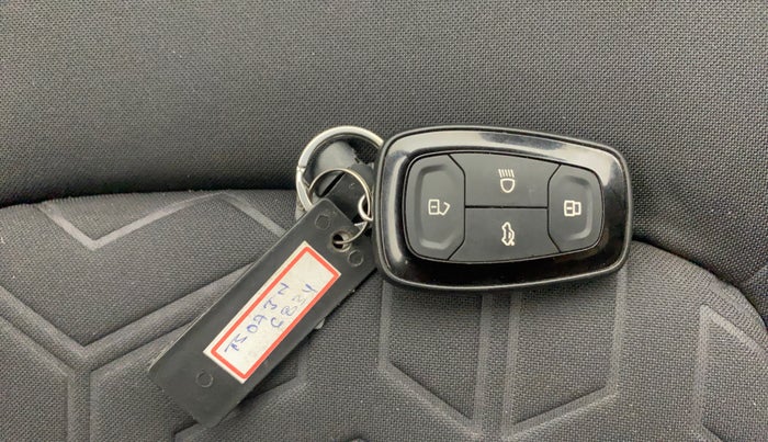 2022 Tata NEXON XZA PLUS (HS) PETROL, Petrol, Automatic, 25,883 km, Key Close Up