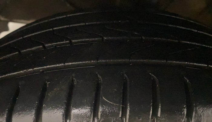 2020 Maruti Swift ZXI PLUS, Petrol, Manual, 83,525 km, Left Front Tyre Tread