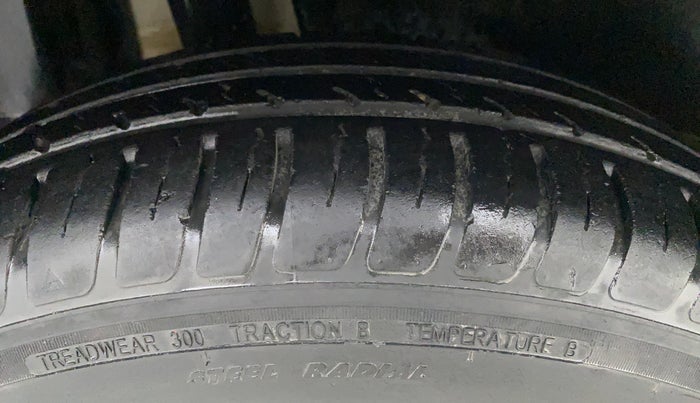 2019 Maruti Dzire LXI, Petrol, Manual, 21,671 km, Right Rear Tyre Tread
