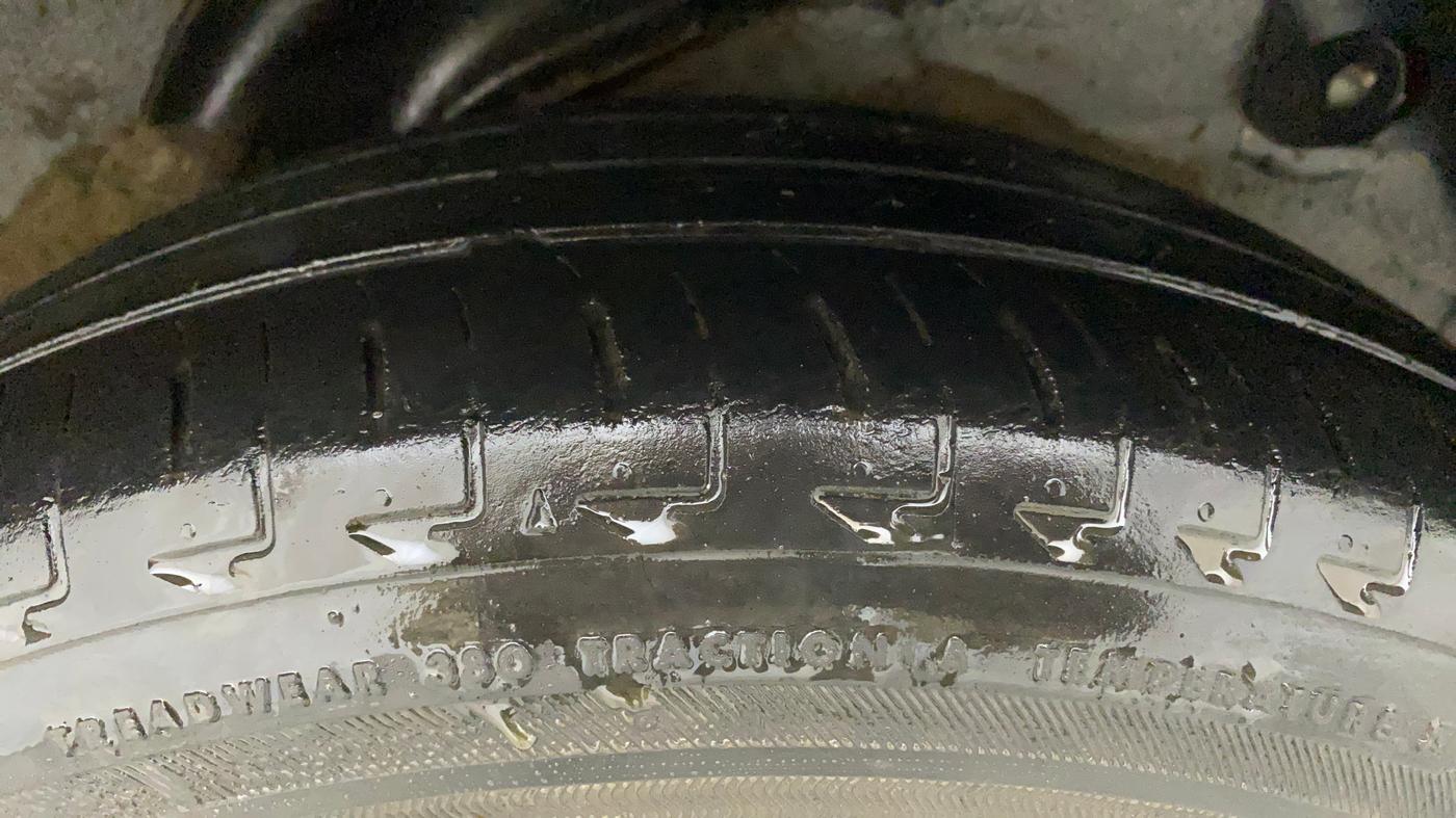 2011 Hyundai Verna FLUIDIC 1.4 VTVT, Petrol, Manual, 49,908 km, Left Rear Tyre Tread