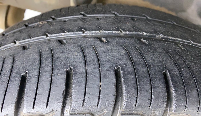 2013 Honda Amaze 1.2 SMT I VTEC, Petrol, Manual, 64,275 km, Right Rear Tyre Tread