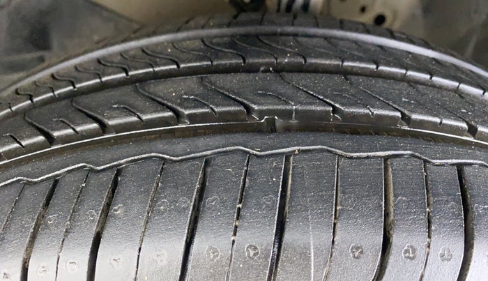 2013 Honda Amaze 1.2 SMT I VTEC, Petrol, Manual, 64,275 km, Left Front Tyre Tread
