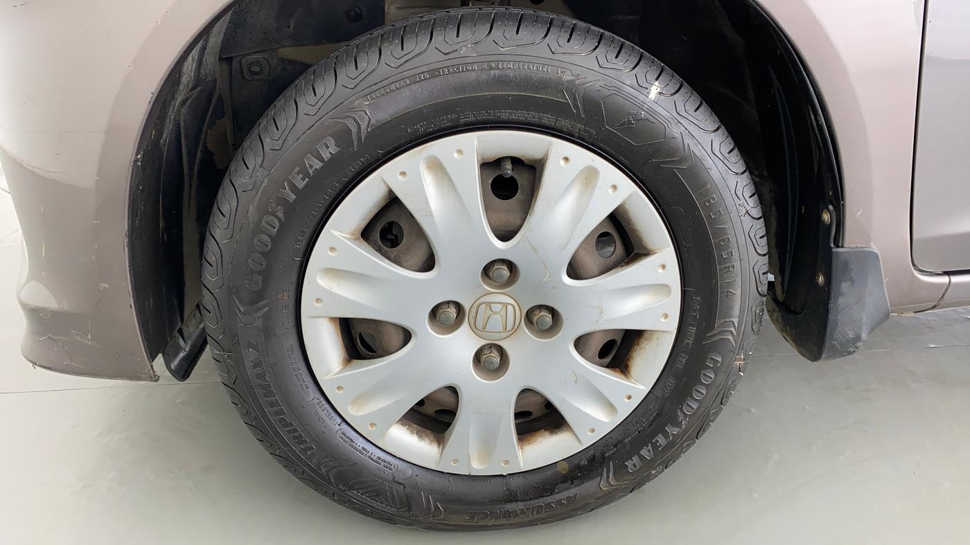 2013 Honda Amaze 1.2 SMT I VTEC, Petrol, Manual, 64,275 km, Left Front Wheel