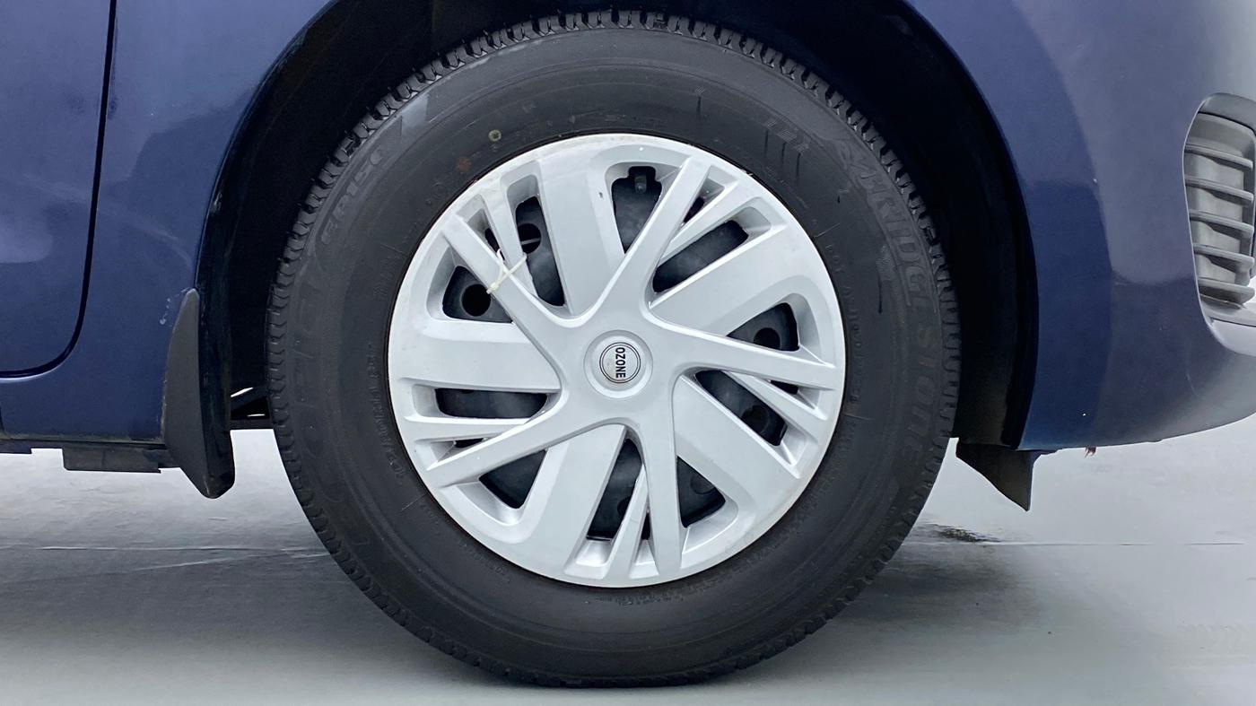 2018 Maruti Swift VXI D, Petrol, Manual, 49,894 km, Right Front Wheel