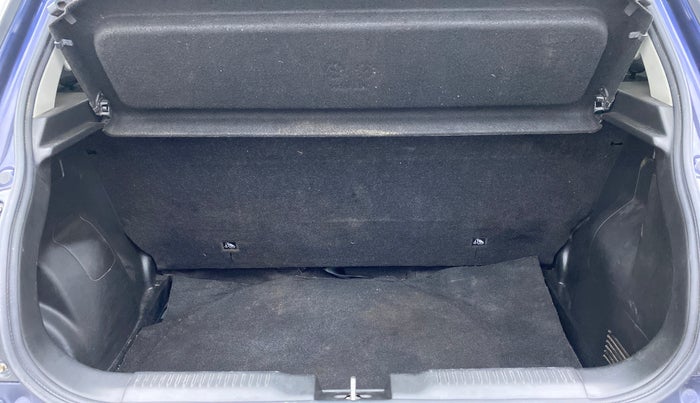 2018 Maruti Swift VXI D, Petrol, Manual, 49,894 km, Boot Inside