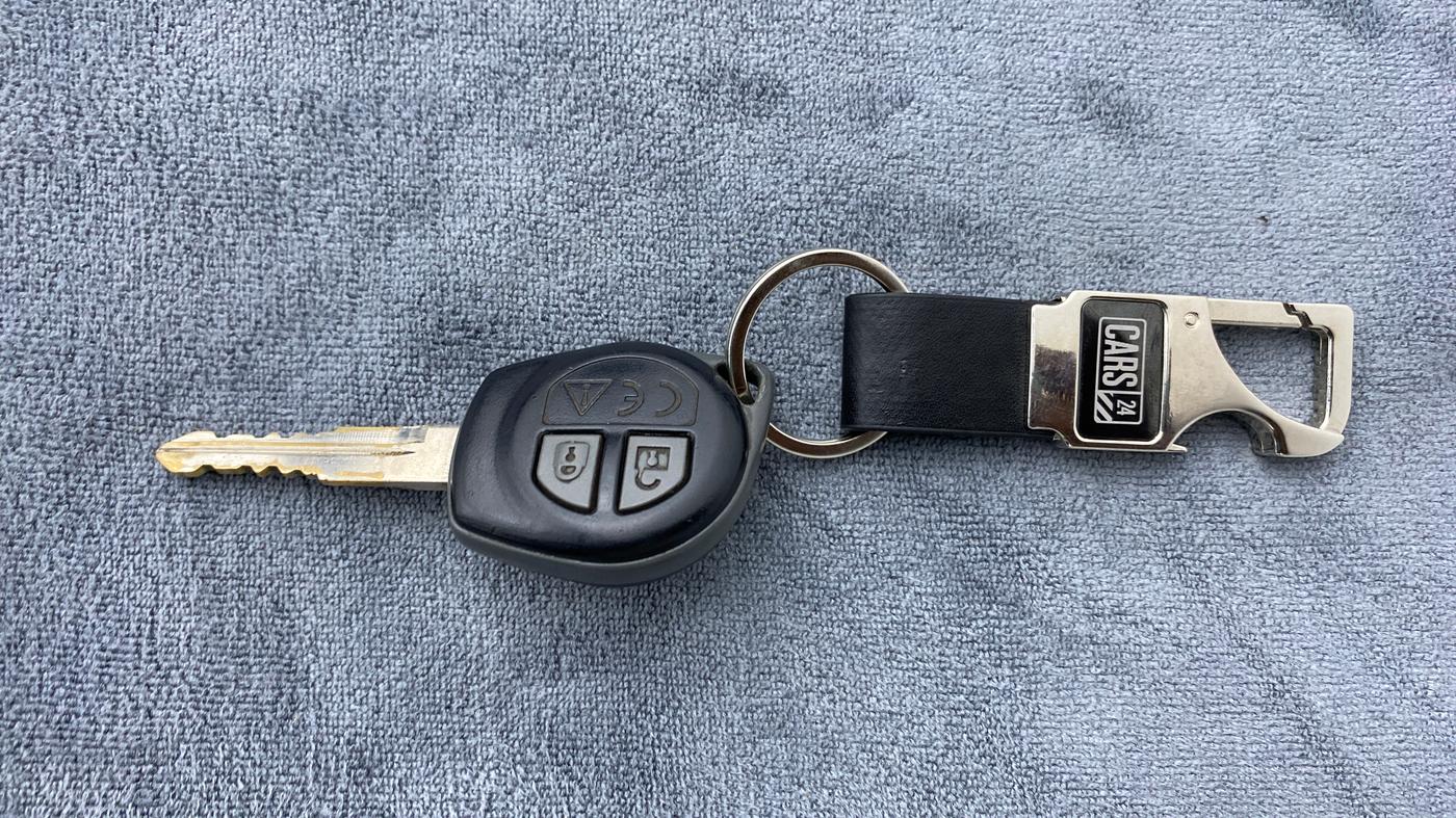 2018 Maruti Swift VXI D, Petrol, Manual, 49,894 km, Key Close Up