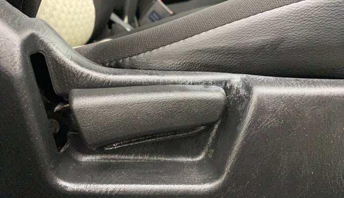 2021 Maruti Alto VXI, Petrol, Manual, 25,961 km, Driver Side Adjustment Panel
