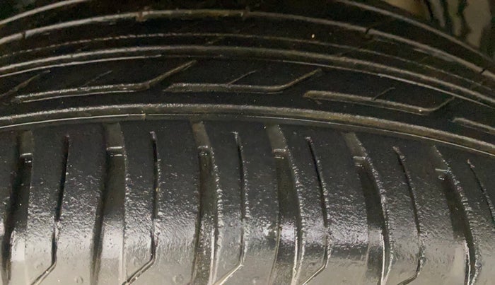 2014 Nissan Terrano XL (P), Petrol, Manual, 63,364 km, Right Front Tyre Tread