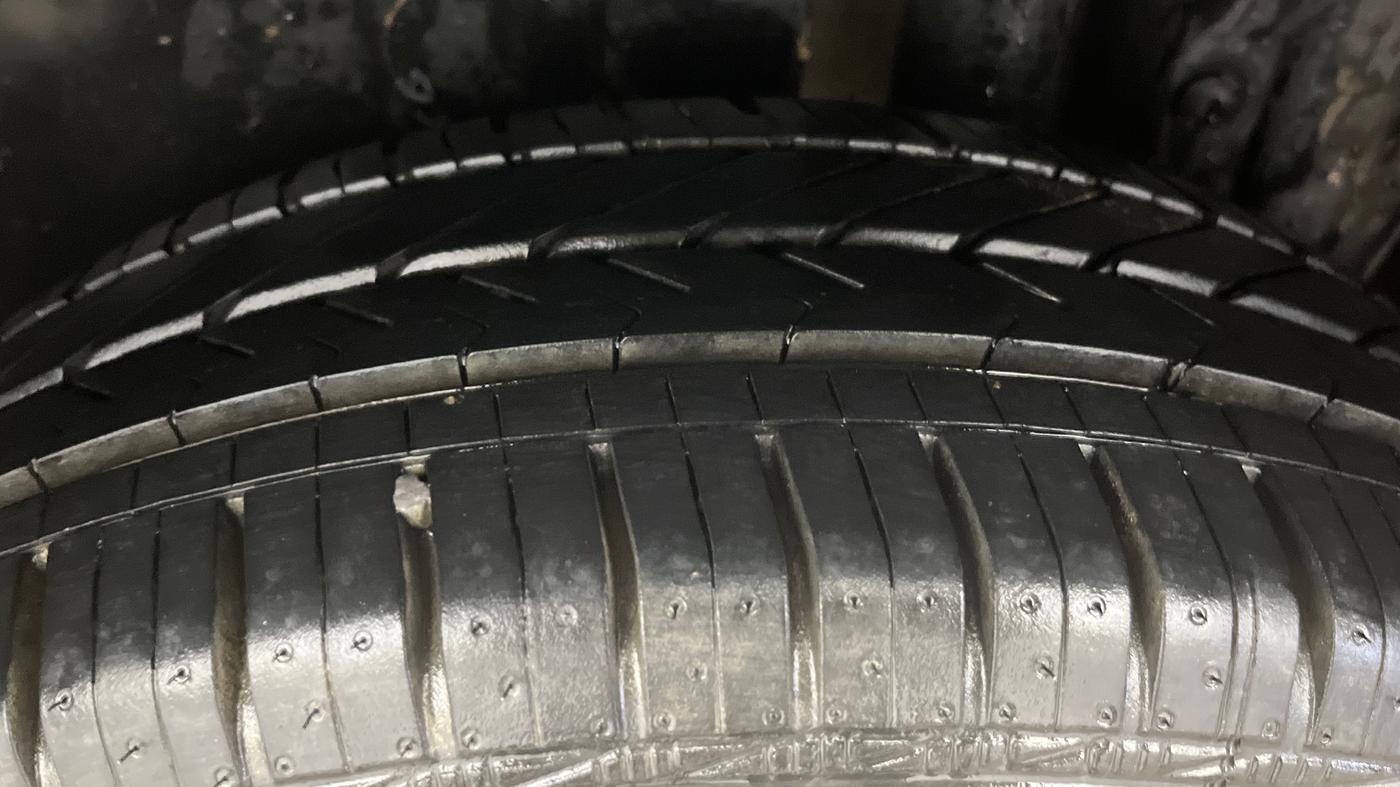 2014 Maruti Swift ZXI, Petrol, Manual, 36,206 km, Left Rear Tyre Tread