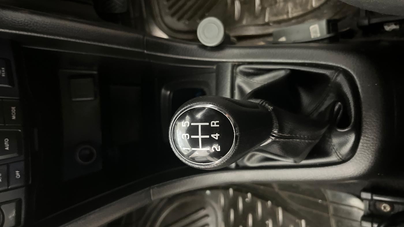 2014 Maruti Swift ZXI, Petrol, Manual, 36,206 km, Gear Lever