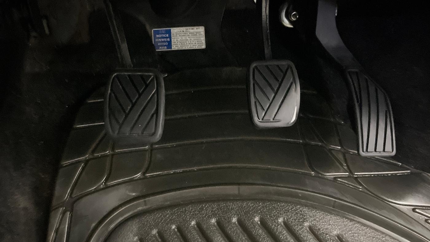 2014 Maruti Swift ZXI, Petrol, Manual, 36,206 km, Pedals