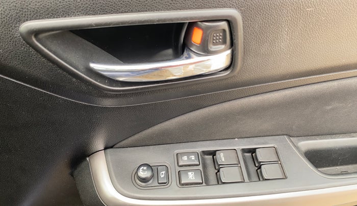 2022 Maruti Swift ZXI AMT, Petrol, Automatic, 31,362 km, Driver Side Door Panels Control