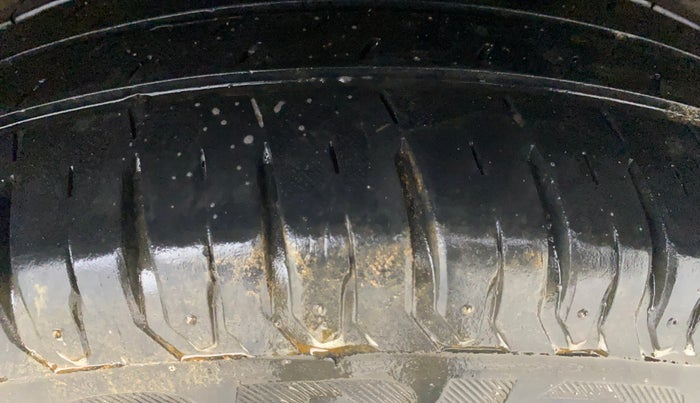 2022 Maruti Swift ZXI AMT, Petrol, Automatic, 31,362 km, Left Rear Tyre Tread